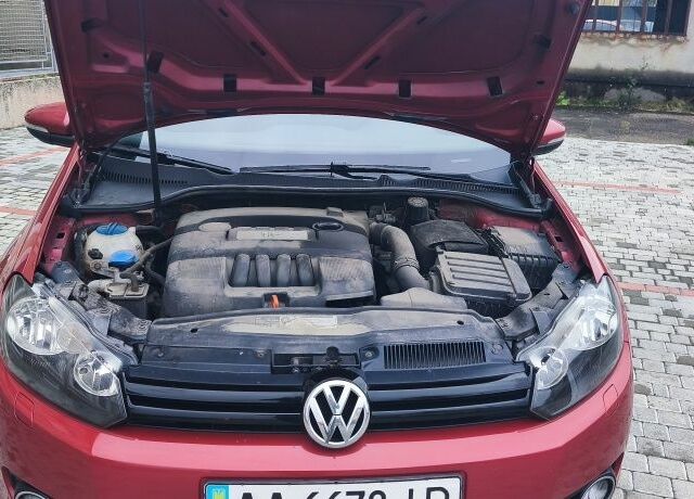 Красный Фольксваген Гольф, объемом двигателя 1.6 л и пробегом 196 тыс. км за 8000 $, фото 22 на Automoto.ua