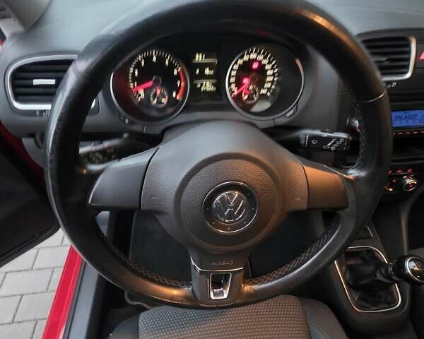 Красный Фольксваген Гольф, объемом двигателя 1.39 л и пробегом 247 тыс. км за 7200 $, фото 12 на Automoto.ua