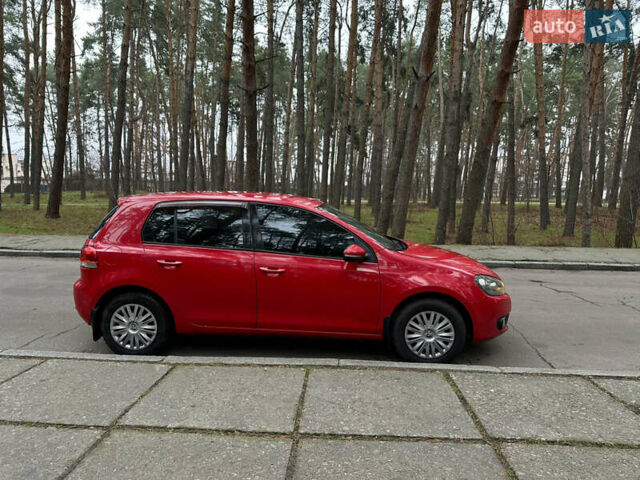 Красный Фольксваген Гольф, объемом двигателя 1.6 л и пробегом 288 тыс. км за 8000 $, фото 5 на Automoto.ua