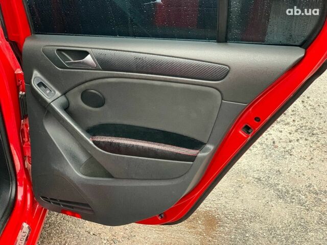 Красный Фольксваген Гольф, объемом двигателя 1.6 л и пробегом 197 тыс. км за 7690 $, фото 21 на Automoto.ua