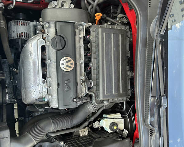 Красный Фольксваген Гольф, объемом двигателя 1.4 л и пробегом 205 тыс. км за 7350 $, фото 52 на Automoto.ua