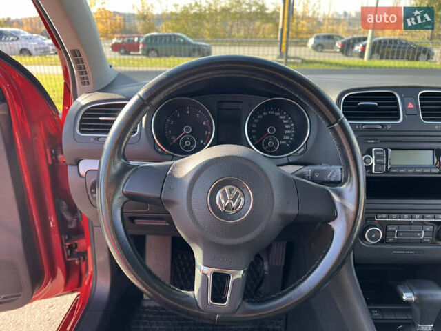 Червоний Фольксваген Гольф, об'ємом двигуна 1.6 л та пробігом 195 тис. км за 6900 $, фото 15 на Automoto.ua