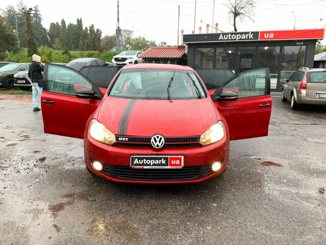 Красный Фольксваген Гольф, объемом двигателя 1.6 л и пробегом 197 тыс. км за 7690 $, фото 14 на Automoto.ua