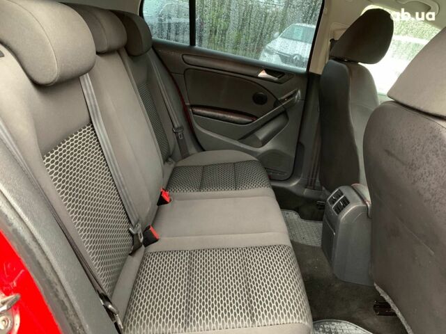 Красный Фольксваген Гольф, объемом двигателя 1.6 л и пробегом 197 тыс. км за 7690 $, фото 24 на Automoto.ua