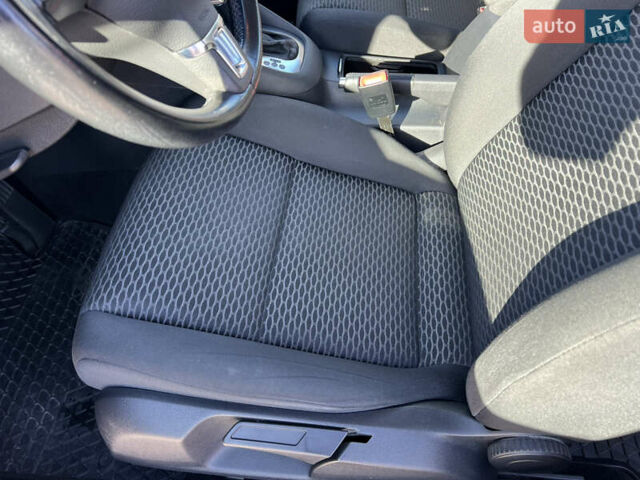 Червоний Фольксваген Гольф, об'ємом двигуна 1.6 л та пробігом 195 тис. км за 6900 $, фото 22 на Automoto.ua