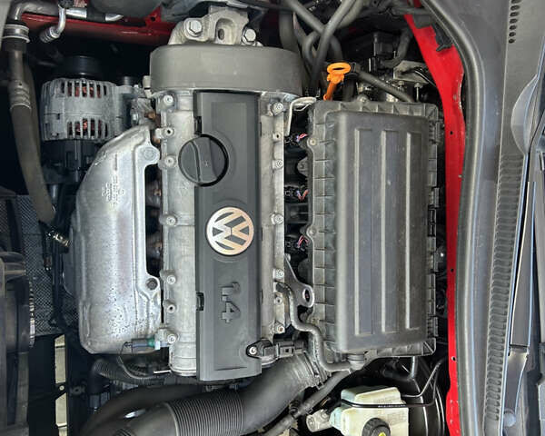 Красный Фольксваген Гольф, объемом двигателя 1.4 л и пробегом 205 тыс. км за 7350 $, фото 51 на Automoto.ua