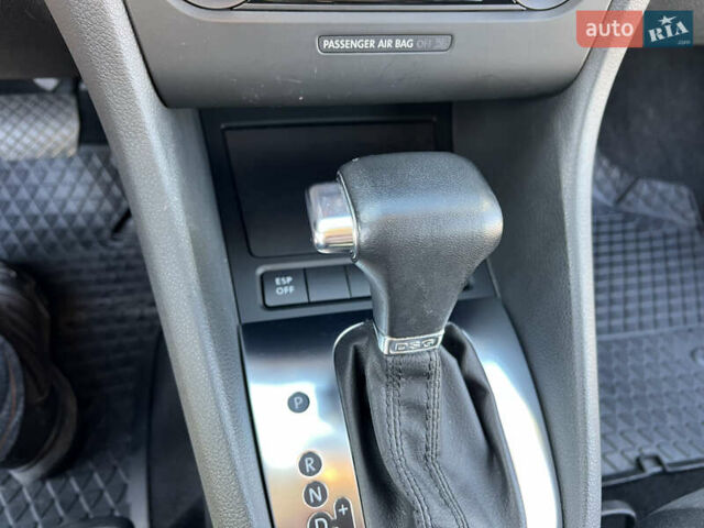 Червоний Фольксваген Гольф, об'ємом двигуна 1.6 л та пробігом 195 тис. км за 6900 $, фото 16 на Automoto.ua