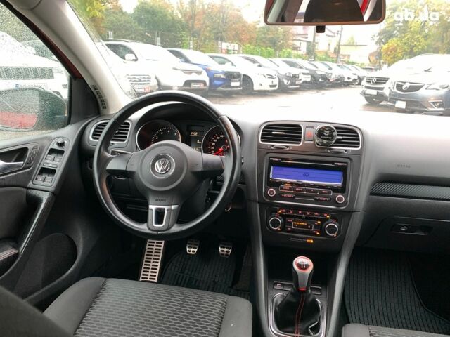 Красный Фольксваген Гольф, объемом двигателя 1.6 л и пробегом 197 тыс. км за 7690 $, фото 26 на Automoto.ua