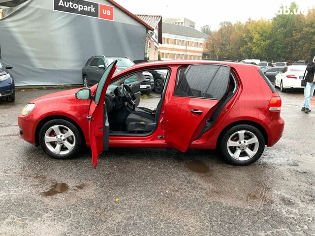 Красный Фольксваген Гольф, объемом двигателя 1.6 л и пробегом 197 тыс. км за 7690 $, фото 15 на Automoto.ua