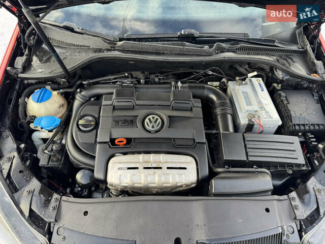 Червоний Фольксваген Гольф, об'ємом двигуна 1.4 л та пробігом 187 тис. км за 9499 $, фото 10 на Automoto.ua