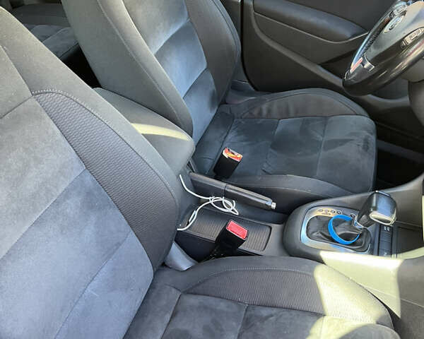 Червоний Фольксваген Гольф, об'ємом двигуна 1.39 л та пробігом 257 тис. км за 7990 $, фото 11 на Automoto.ua