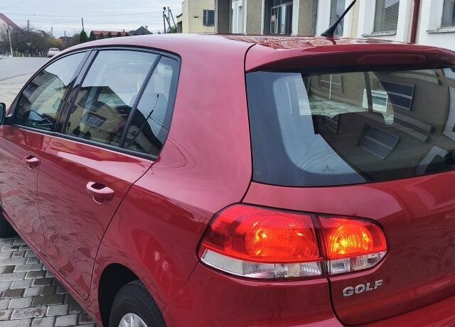 Красный Фольксваген Гольф, объемом двигателя 1.6 л и пробегом 196 тыс. км за 8000 $, фото 12 на Automoto.ua