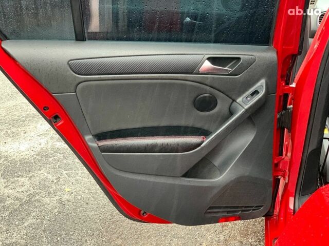 Красный Фольксваген Гольф, объемом двигателя 1.6 л и пробегом 197 тыс. км за 7690 $, фото 17 на Automoto.ua