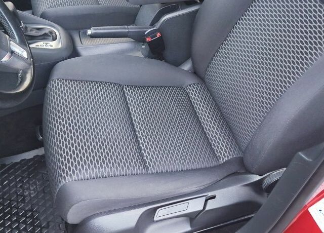 Красный Фольксваген Гольф, объемом двигателя 1.6 л и пробегом 196 тыс. км за 8000 $, фото 17 на Automoto.ua