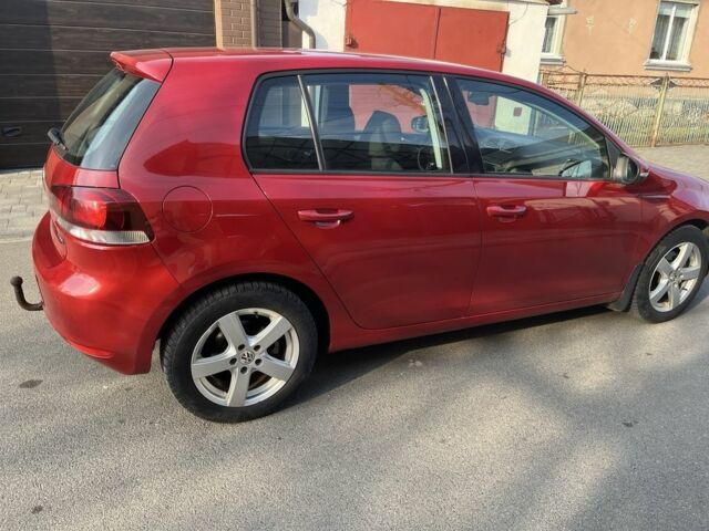 Красный Фольксваген Гольф, объемом двигателя 1.4 л и пробегом 257 тыс. км за 8500 $, фото 1 на Automoto.ua