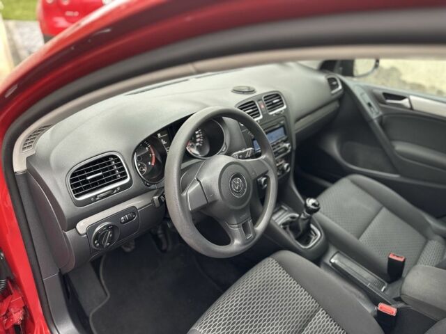 Красный Фольксваген Гольф, объемом двигателя 1.4 л и пробегом 202 тыс. км за 7300 $, фото 7 на Automoto.ua