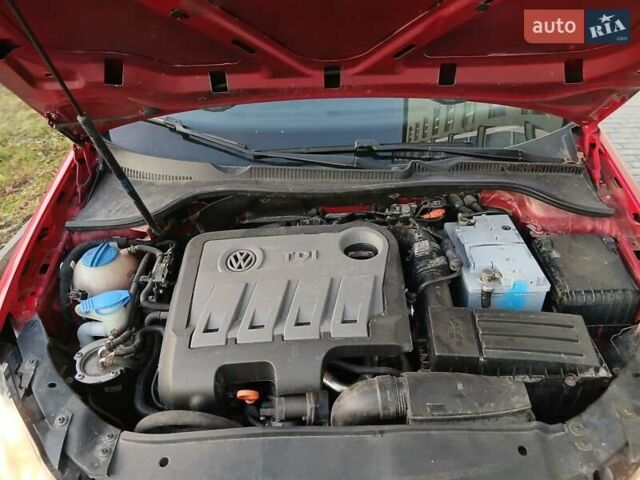 Червоний Фольксваген Гольф, об'ємом двигуна 1.6 л та пробігом 200 тис. км за 5200 $, фото 5 на Automoto.ua