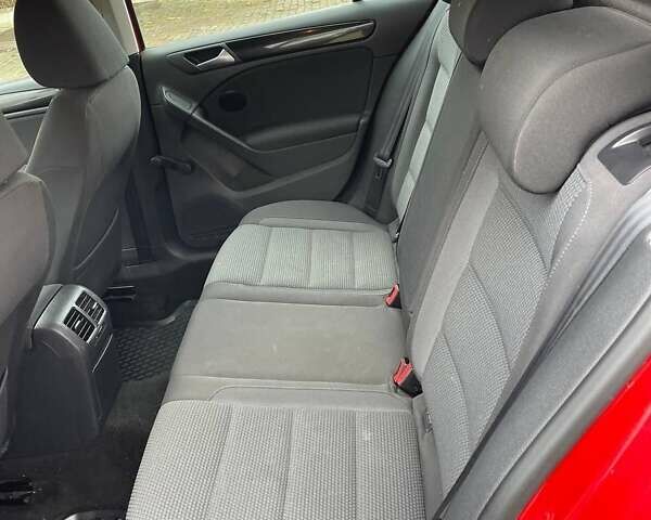 Красный Фольксваген Гольф, объемом двигателя 1.6 л и пробегом 299 тыс. км за 7099 $, фото 20 на Automoto.ua