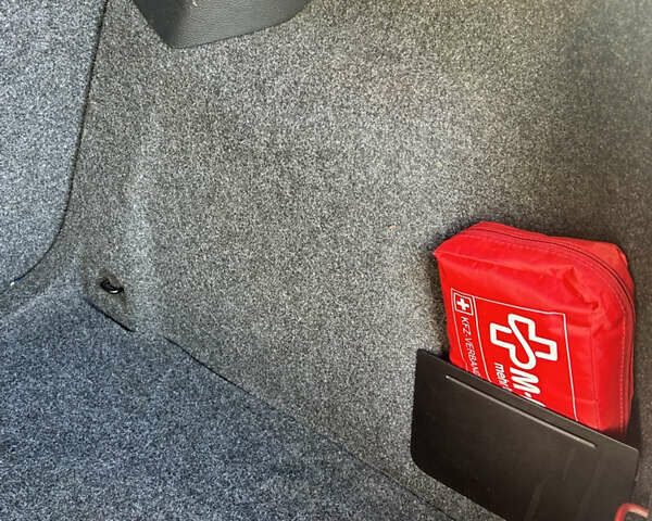 Красный Фольксваген Гольф, объемом двигателя 1.4 л и пробегом 205 тыс. км за 7350 $, фото 30 на Automoto.ua