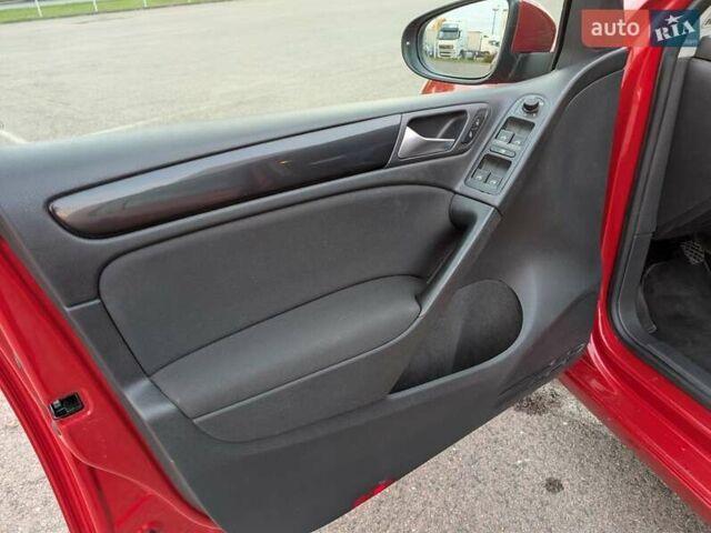 Красный Фольксваген Гольф, объемом двигателя 1.39 л и пробегом 186 тыс. км за 7500 $, фото 20 на Automoto.ua