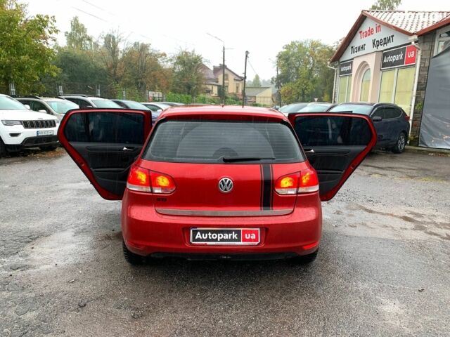 Красный Фольксваген Гольф, объемом двигателя 1.6 л и пробегом 197 тыс. км за 7690 $, фото 16 на Automoto.ua