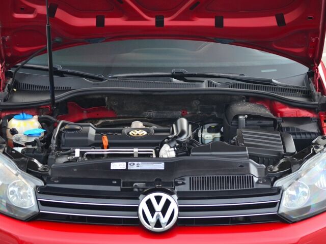 Червоний Фольксваген Гольф, об'ємом двигуна 1.4 л та пробігом 150 тис. км за 6999 $, фото 18 на Automoto.ua