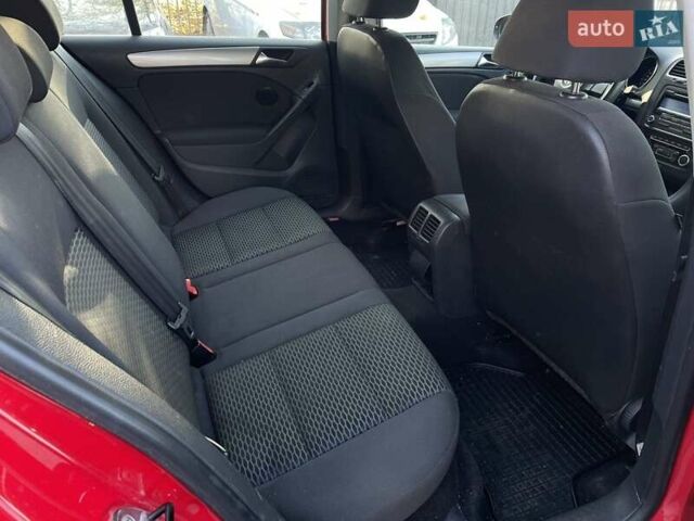 Красный Фольксваген Гольф, объемом двигателя 1.2 л и пробегом 205 тыс. км за 6800 $, фото 19 на Automoto.ua