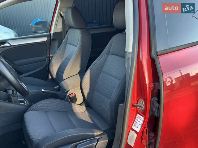 Красный Фольксваген Гольф, объемом двигателя 1.6 л и пробегом 270 тыс. км за 7700 $, фото 11 на Automoto.ua