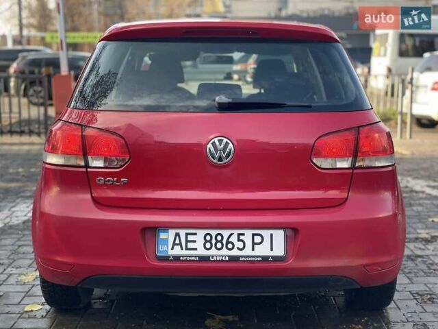 Красный Фольксваген Гольф, объемом двигателя 1.2 л и пробегом 205 тыс. км за 6800 $, фото 4 на Automoto.ua
