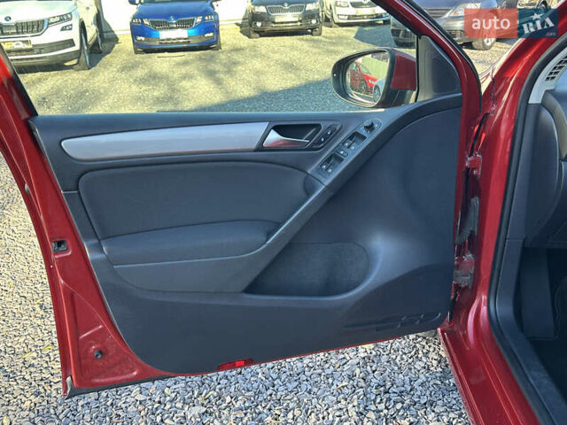 Красный Фольксваген Гольф, объемом двигателя 1.6 л и пробегом 270 тыс. км за 7700 $, фото 12 на Automoto.ua