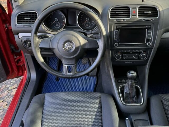 Червоний Фольксваген Гольф, об'ємом двигуна 1.4 л та пробігом 223 тис. км за 5850 $, фото 15 на Automoto.ua