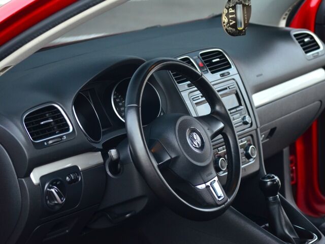 Червоний Фольксваген Гольф, об'ємом двигуна 1.4 л та пробігом 150 тис. км за 7500 $, фото 15 на Automoto.ua