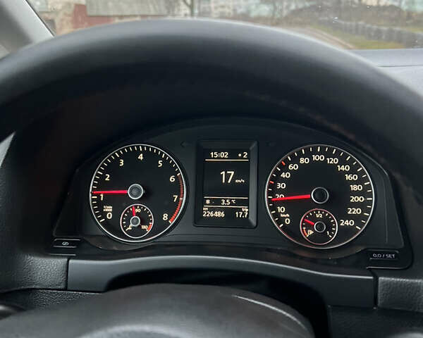 Червоний Фольксваген Гольф, об'ємом двигуна 1.6 л та пробігом 223 тис. км за 6550 $, фото 31 на Automoto.ua