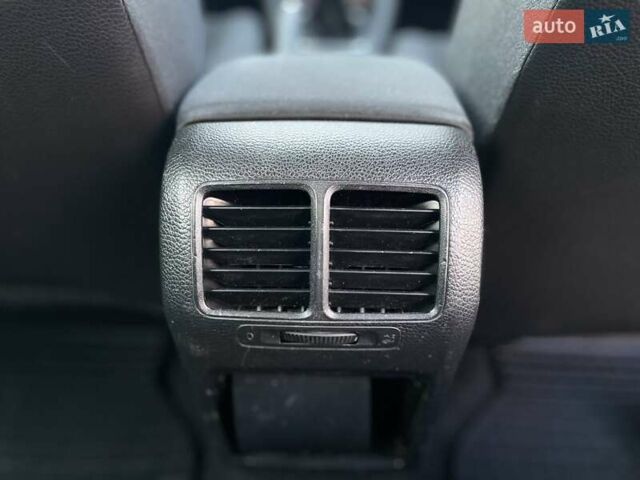 Красный Фольксваген Гольф, объемом двигателя 1.2 л и пробегом 205 тыс. км за 6800 $, фото 21 на Automoto.ua