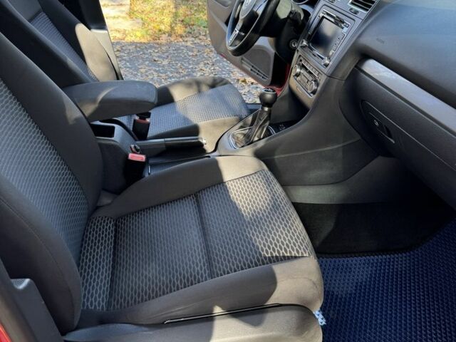 Червоний Фольксваген Гольф, об'ємом двигуна 1.4 л та пробігом 223 тис. км за 5850 $, фото 16 на Automoto.ua