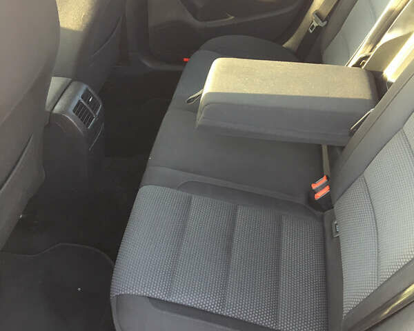 Красный Фольксваген Гольф, объемом двигателя 1.39 л и пробегом 220 тыс. км за 7200 $, фото 12 на Automoto.ua