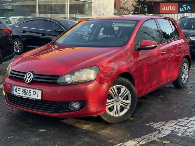 Красный Фольксваген Гольф, объемом двигателя 1.2 л и пробегом 205 тыс. км за 6800 $, фото 2 на Automoto.ua