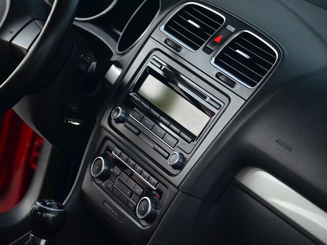 Червоний Фольксваген Гольф, об'ємом двигуна 1.4 л та пробігом 150 тис. км за 6999 $, фото 17 на Automoto.ua