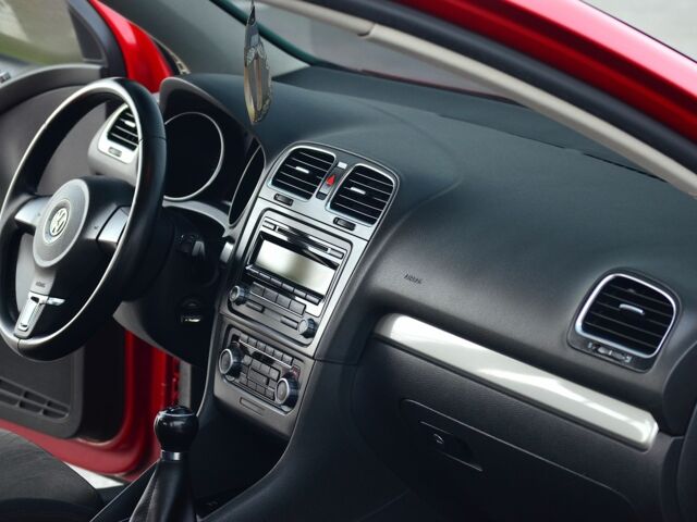 Червоний Фольксваген Гольф, об'ємом двигуна 1.4 л та пробігом 150 тис. км за 6999 $, фото 16 на Automoto.ua