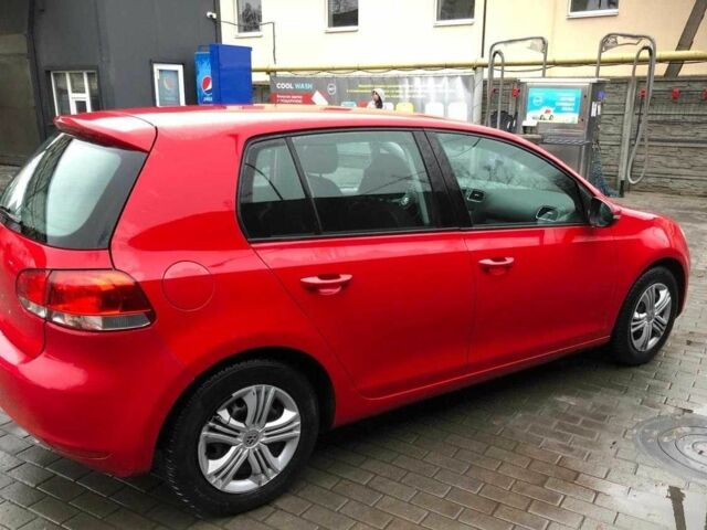 Красный Фольксваген Гольф, объемом двигателя 1.2 л и пробегом 200 тыс. км за 6450 $, фото 1 на Automoto.ua