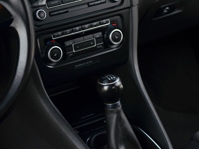 Червоний Фольксваген Гольф, об'ємом двигуна 1.4 л та пробігом 150 тис. км за 6999 $, фото 12 на Automoto.ua