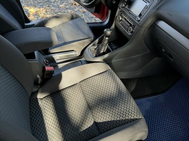 Червоний Фольксваген Гольф, об'ємом двигуна 1.4 л та пробігом 223 тис. км за 5850 $, фото 17 на Automoto.ua