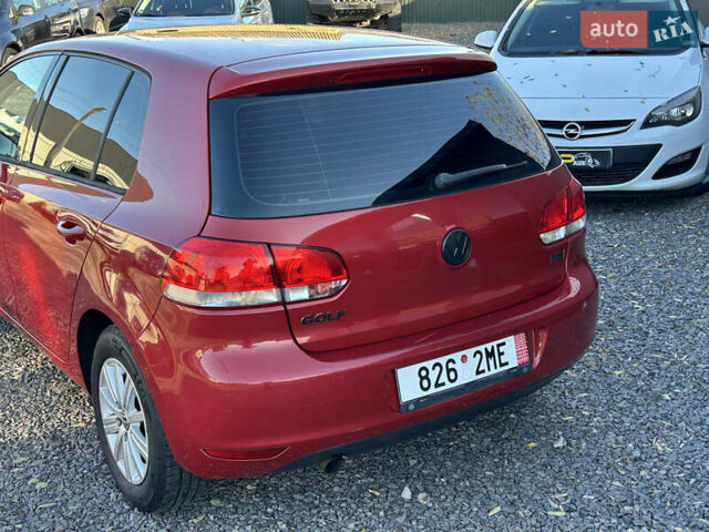 Красный Фольксваген Гольф, объемом двигателя 1.6 л и пробегом 270 тыс. км за 7700 $, фото 3 на Automoto.ua