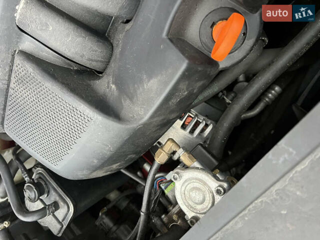 Червоний Фольксваген Гольф, об'ємом двигуна 1.6 л та пробігом 223 тис. км за 6550 $, фото 25 на Automoto.ua