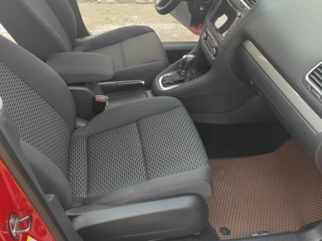 Красный Фольксваген Гольф, объемом двигателя 0 л и пробегом 130 тыс. км за 10000 $, фото 17 на Automoto.ua