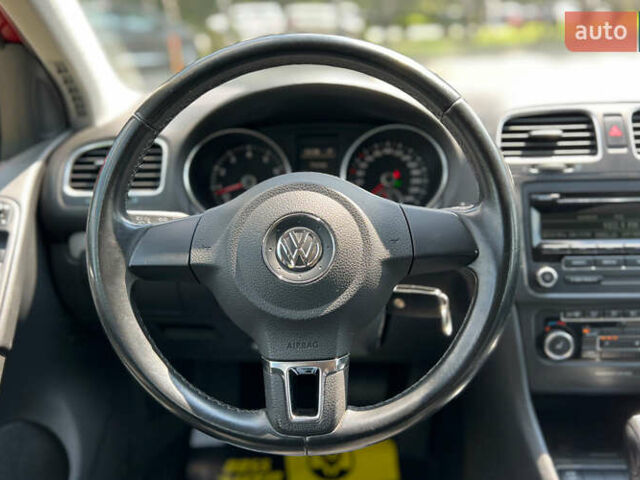 Красный Фольксваген Гольф, объемом двигателя 1.4 л и пробегом 156 тыс. км за 10350 $, фото 17 на Automoto.ua