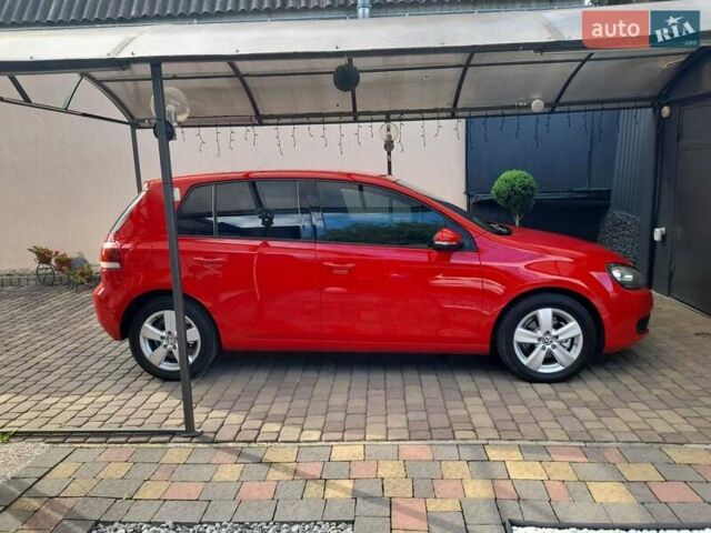Красный Фольксваген Гольф, объемом двигателя 1.4 л и пробегом 251 тыс. км за 6850 $, фото 2 на Automoto.ua