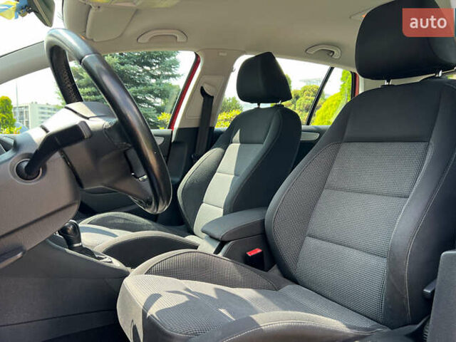 Красный Фольксваген Гольф, объемом двигателя 1.4 л и пробегом 156 тыс. км за 10350 $, фото 8 на Automoto.ua