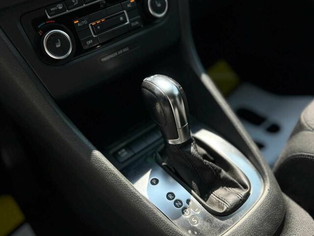 Красный Фольксваген Гольф, объемом двигателя 1.4 л и пробегом 156 тыс. км за 10350 $, фото 10 на Automoto.ua