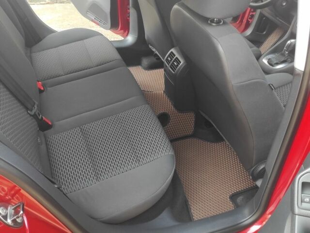 Красный Фольксваген Гольф, объемом двигателя 0 л и пробегом 130 тыс. км за 10000 $, фото 15 на Automoto.ua